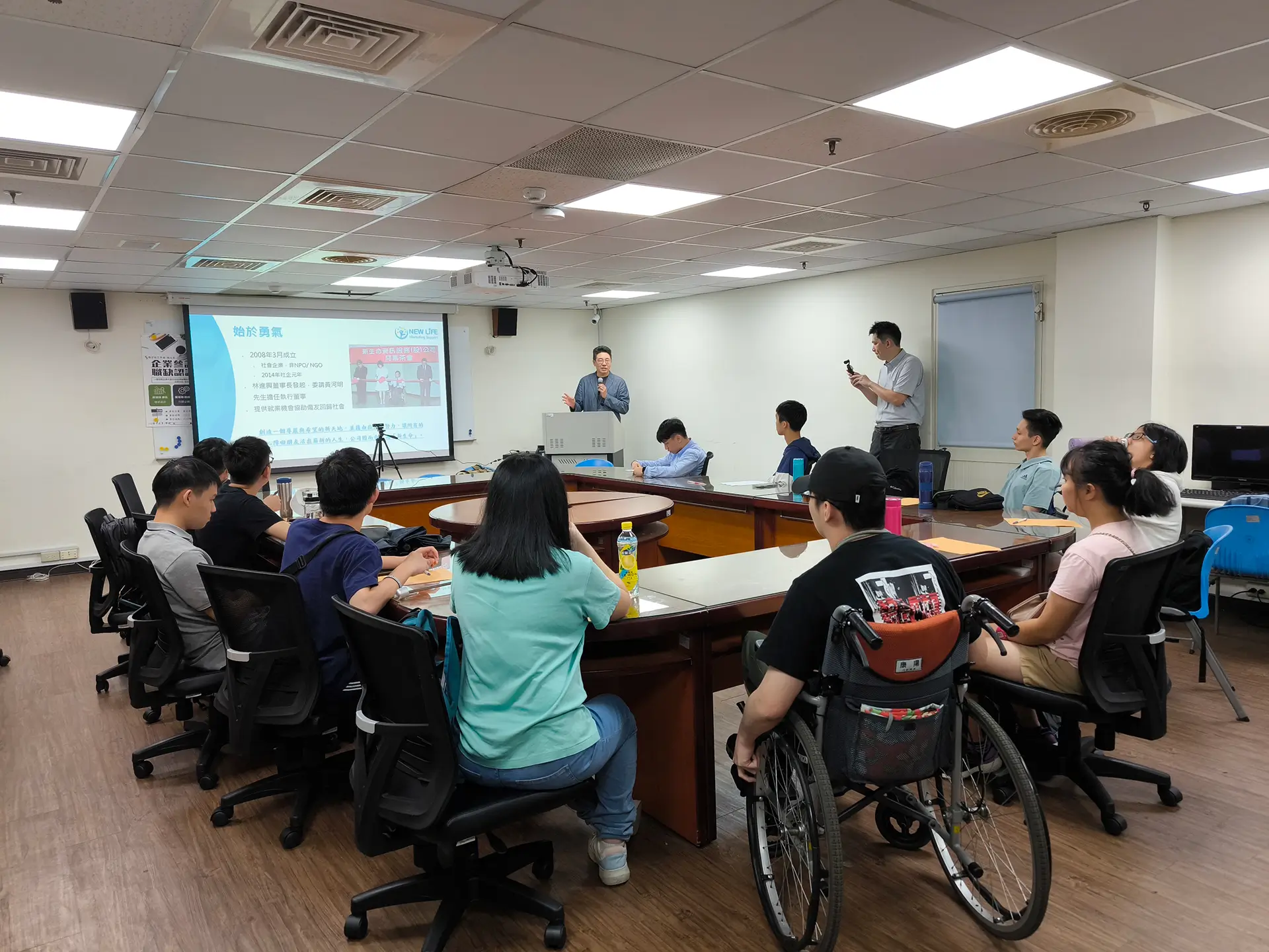 德明財經科技大學資源教室企業參訪